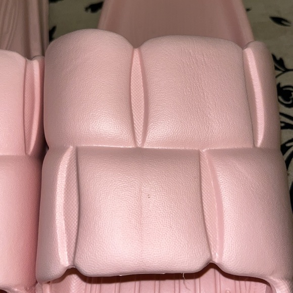 EVA Foam lite Slide New Pink Brick Pattern Comfortable Shower Slide - Picture 6 of 15